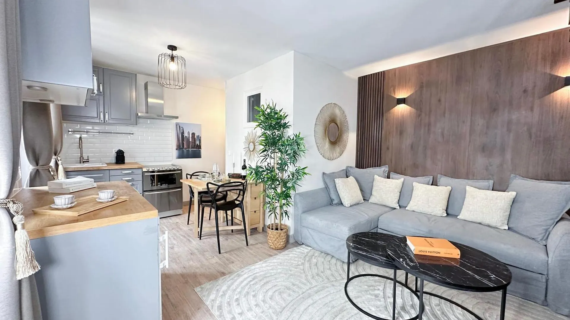 Stylish & Chic Duplex Near Eiffel Tower Apartment Paris