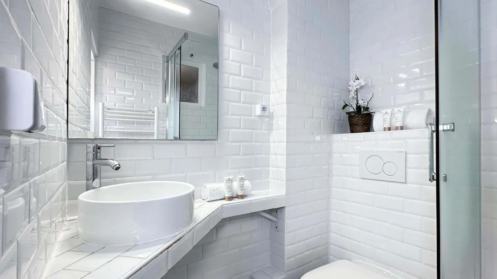 Stylish & Chic Duplex Near Eiffel Tower Apartment Paris