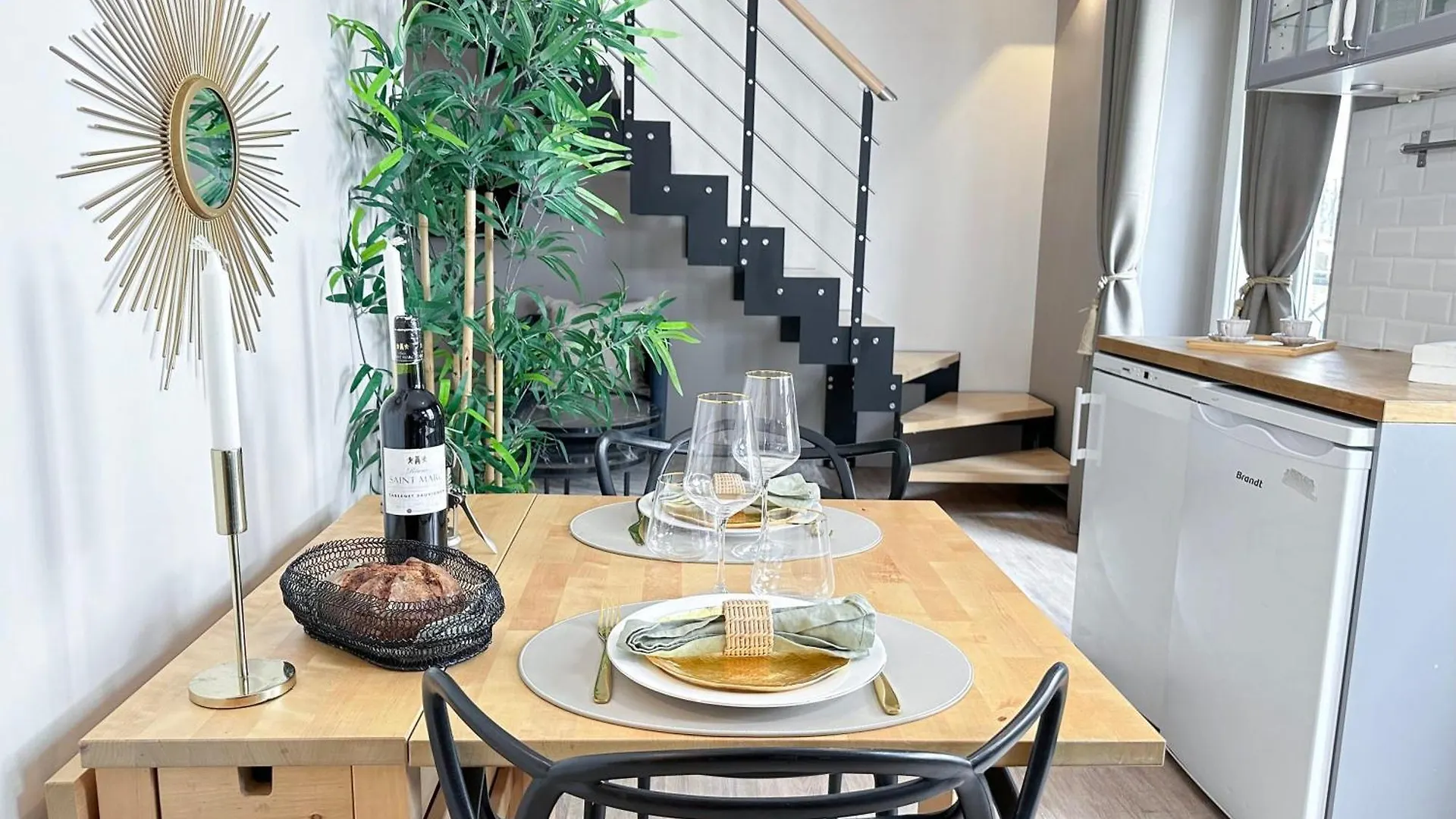 Stylish & Chic Duplex Near Eiffel Tower Apartment Paris
