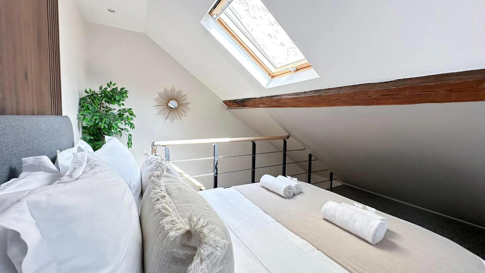 Stylish & Chic Duplex Near Eiffel Tower Apartment Paris France
