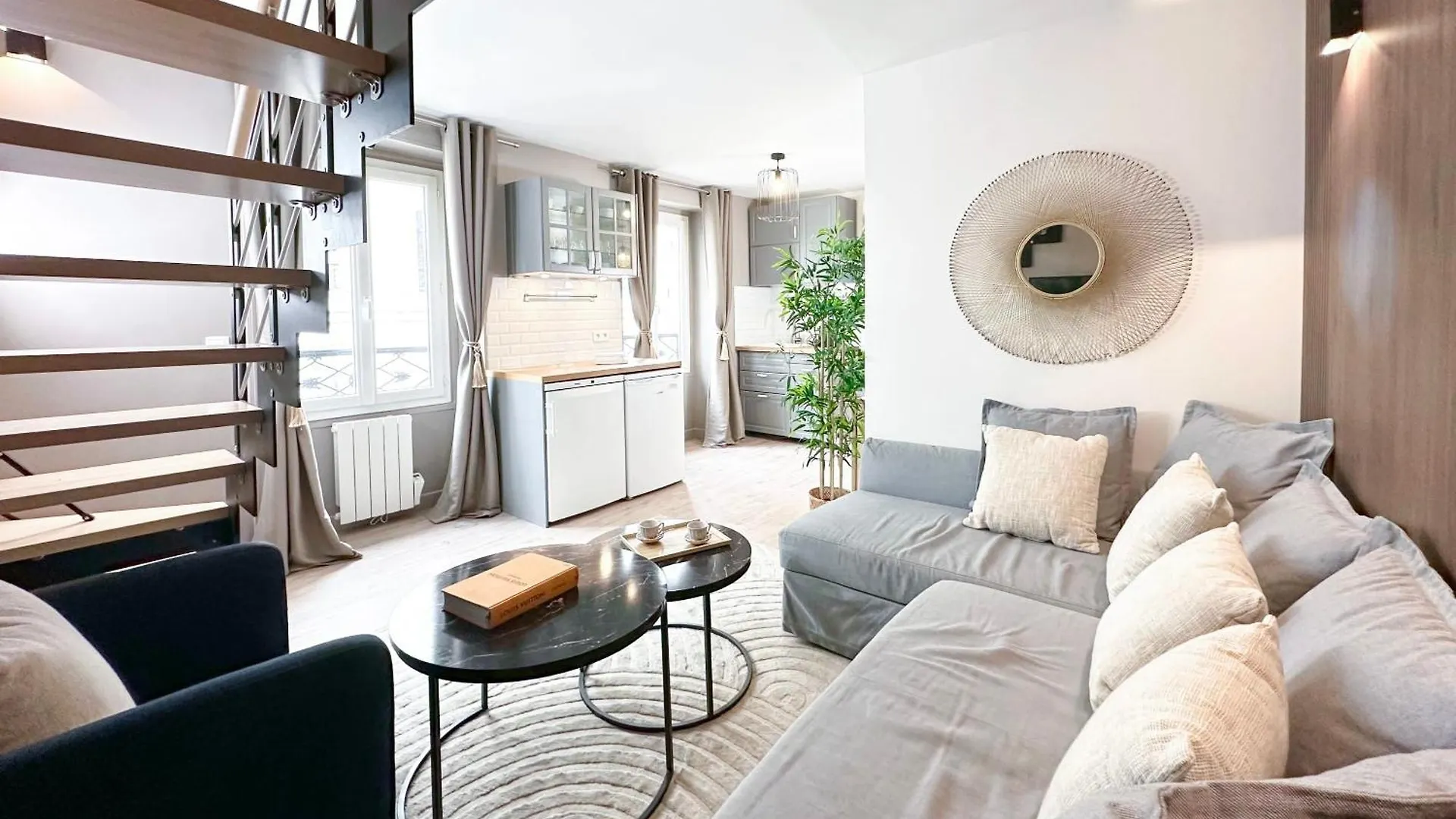 Stylish & Chic Duplex Near Eiffel Tower Apartment Paris France