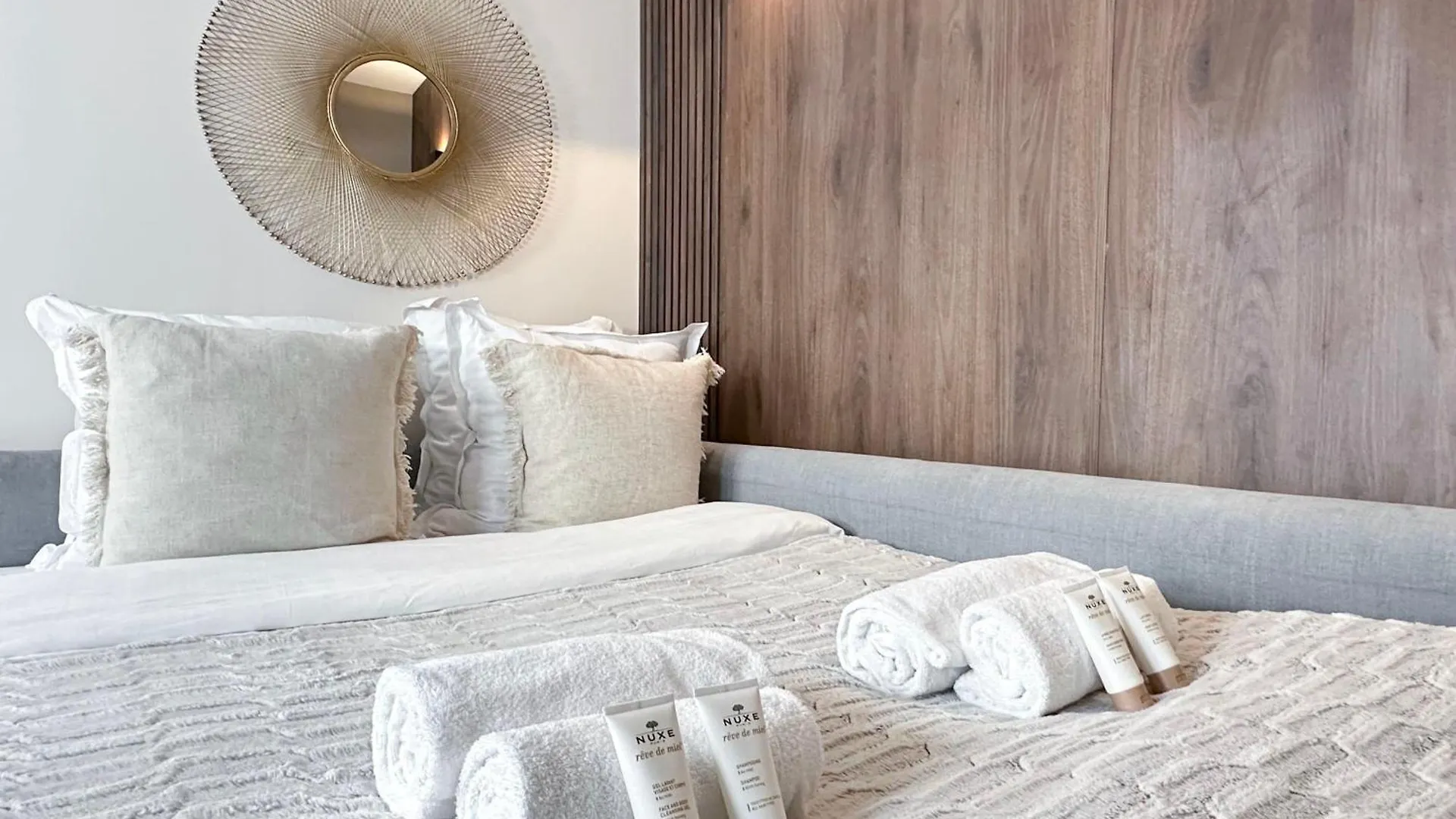 Stylish & Chic Duplex Near Eiffel Tower Apartment Paris