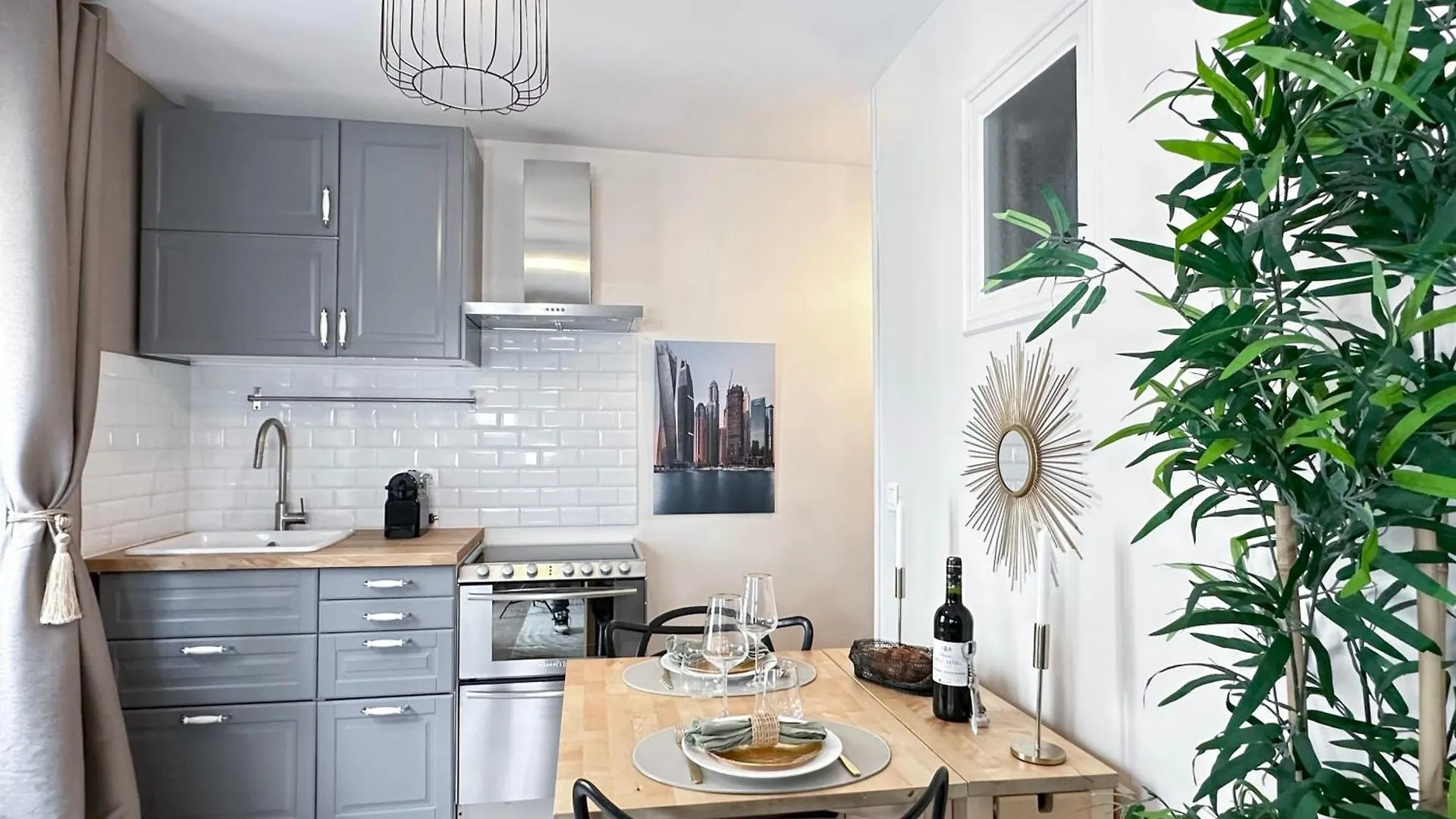Stylish & Chic Duplex Near Eiffel Tower Apartment Paris France