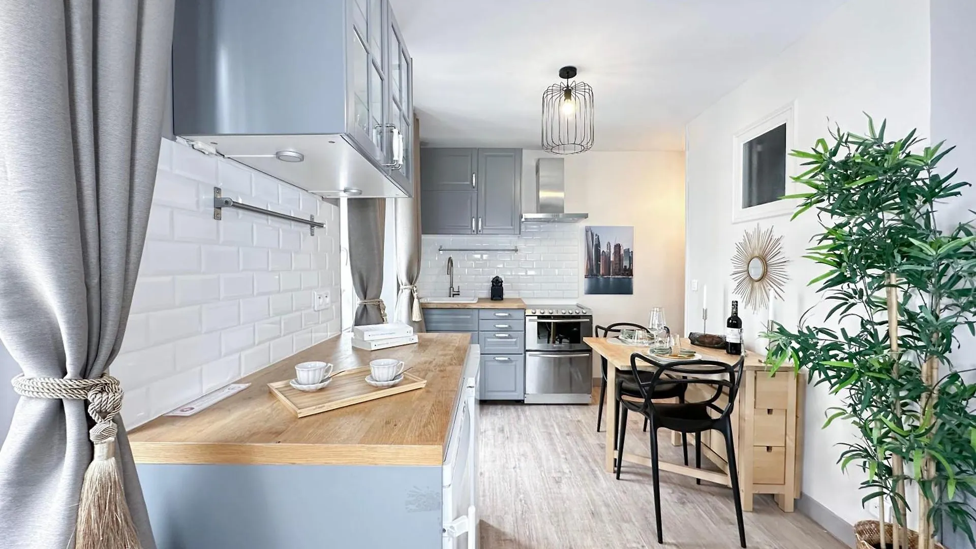 Stylish & Chic Duplex Near Eiffel Tower Apartment Paris