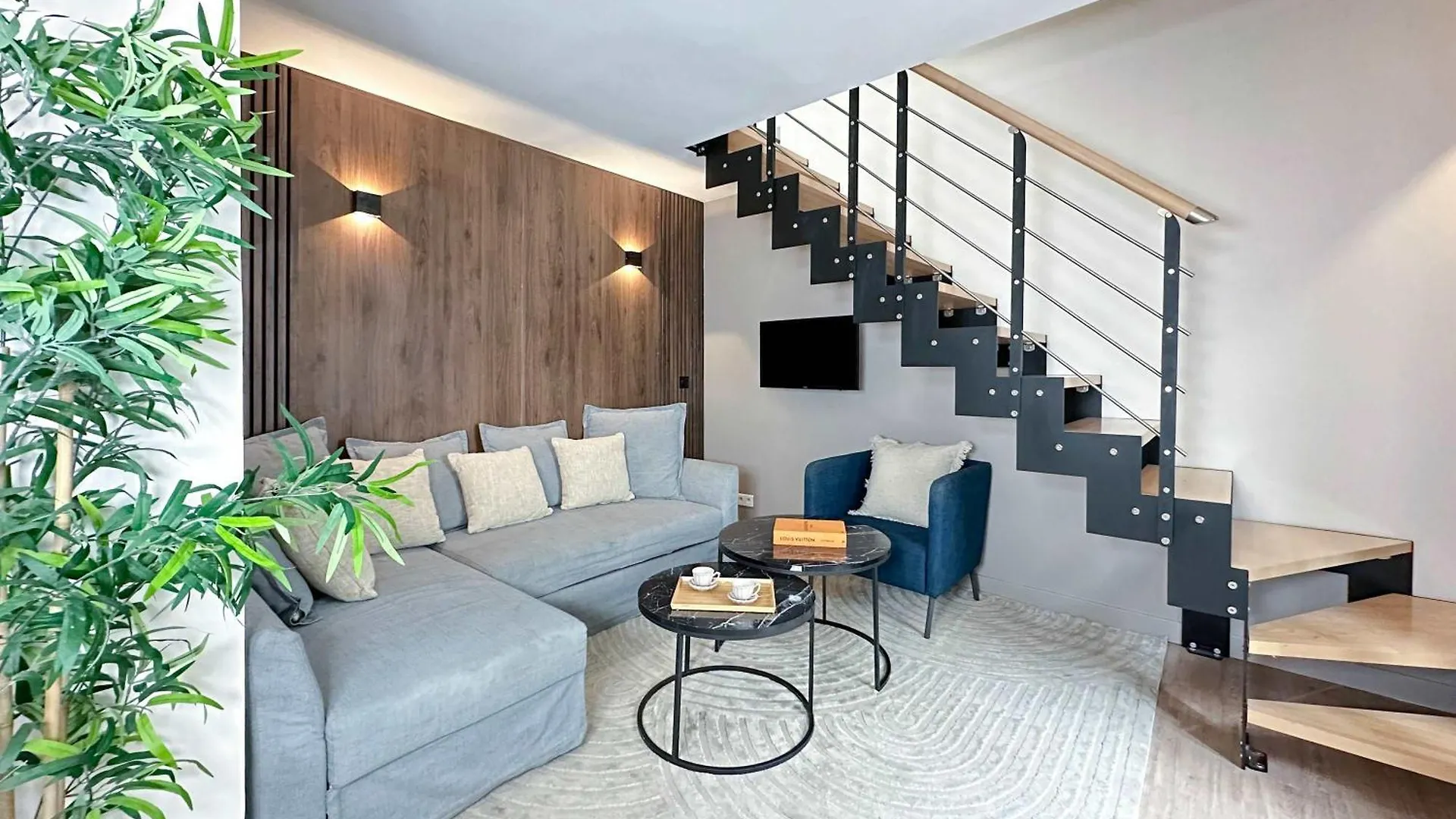 Stylish & Chic Duplex Near Eiffel Tower Apartment Paris